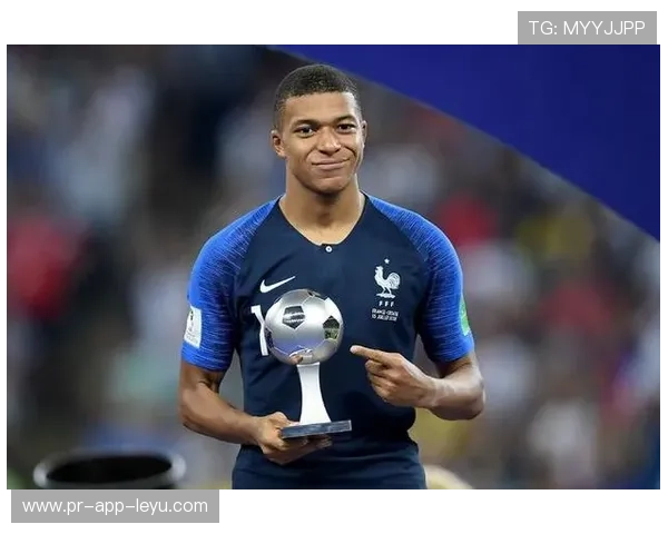 姆巴佩单侧突破连续三次制造空档，法国攻势彻底打开